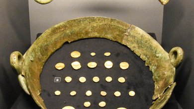 Největší zlatý poklad nalezl v 18. století nádeník při sekání trávy